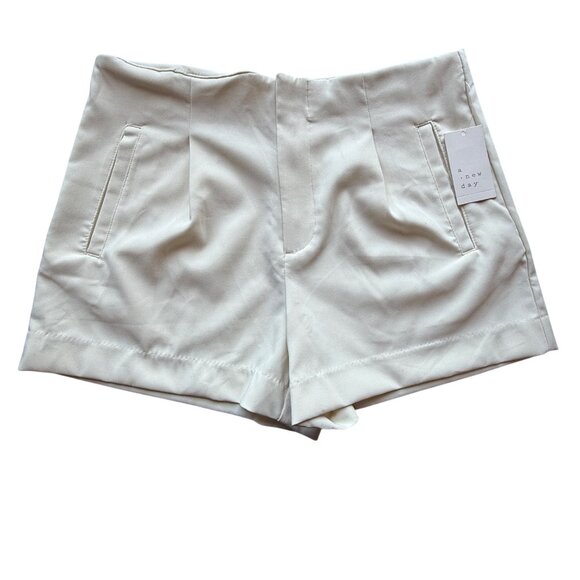 A New Day Off White Stretch Midi Shorts 4" Inseam w/ Pockets Womens Size 14 - Picture 1 of 7